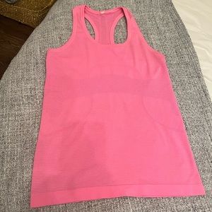 Lululemon | swiftly tech pink tank razorback top EUC size 6